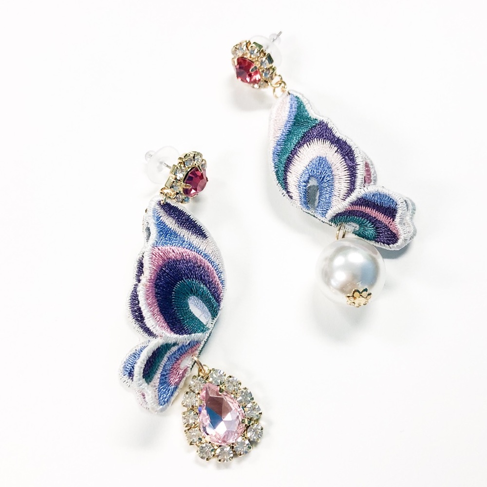 HOT TREND🔥Butterflies Pearls Statement Earrings